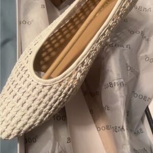 BAMBOO Woven Pointed Flat - White